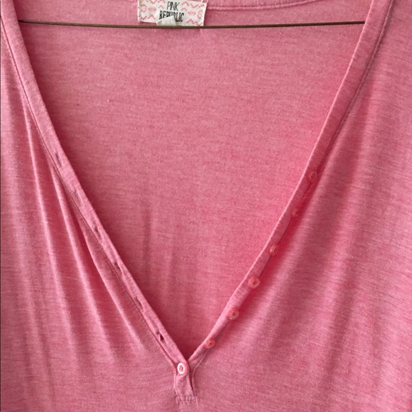 NWOT Pink Republic pink Henley Vneck Tee - Picture 4 of 5